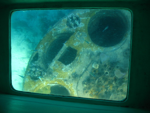 203-glassbottom-wreck.jpg